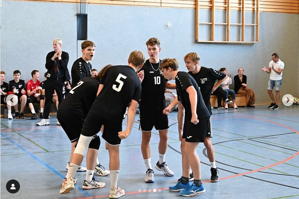 Screenshot 2023 11 06 at 11 04 10 Unsere männliche Jugend ist jetzt auf Insta Instagram